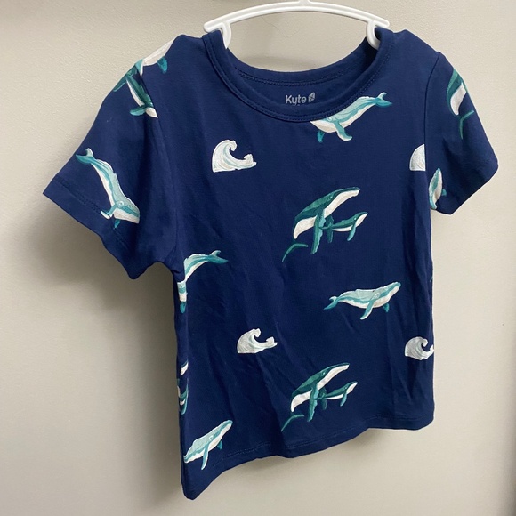 Kyte Whale TShirt 💙2 for 30💙 - Picture 2 of 2